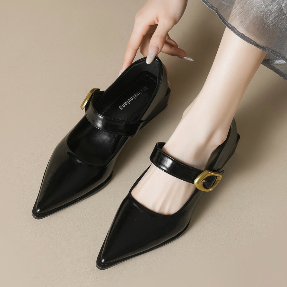 B610 SHOES