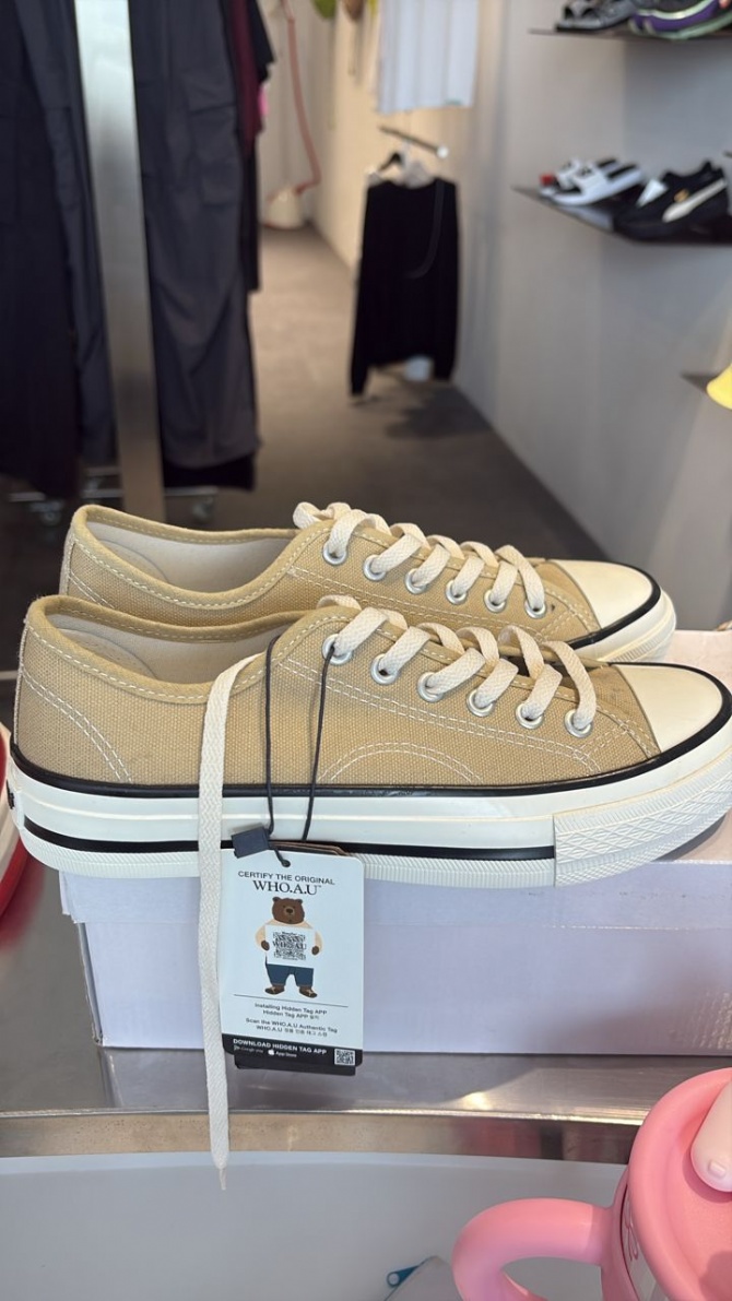WHO A U WU228 SHOES